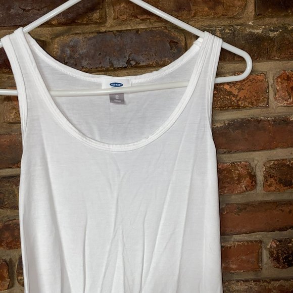 Old Navy Solid White Sleeveless Scoop Neck Tank Top Women's Size XS - Picture 3 of 7